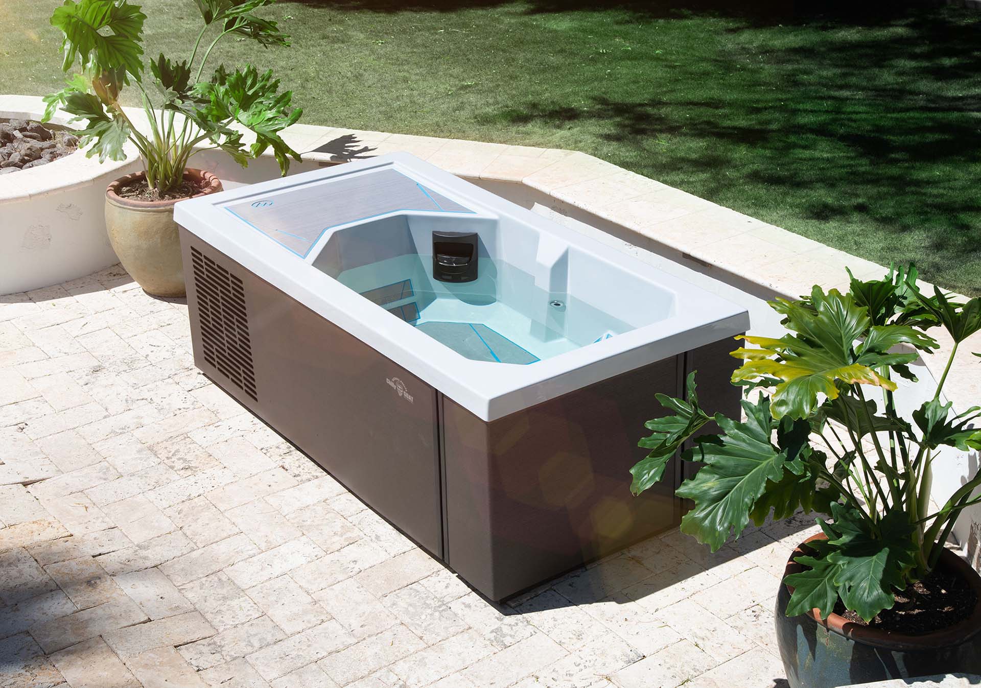 cold plunge tub outdoors